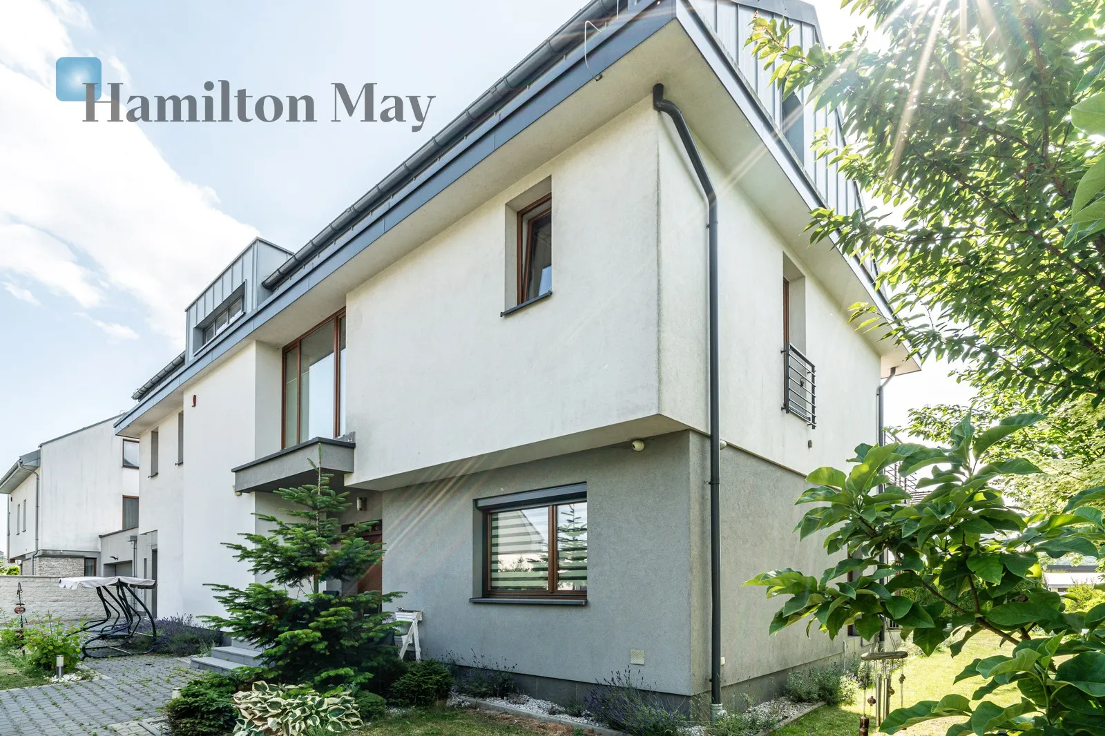 Nowoczesny, przestronny dom o powierzchni 284 m² przy Zakrzówku - slider