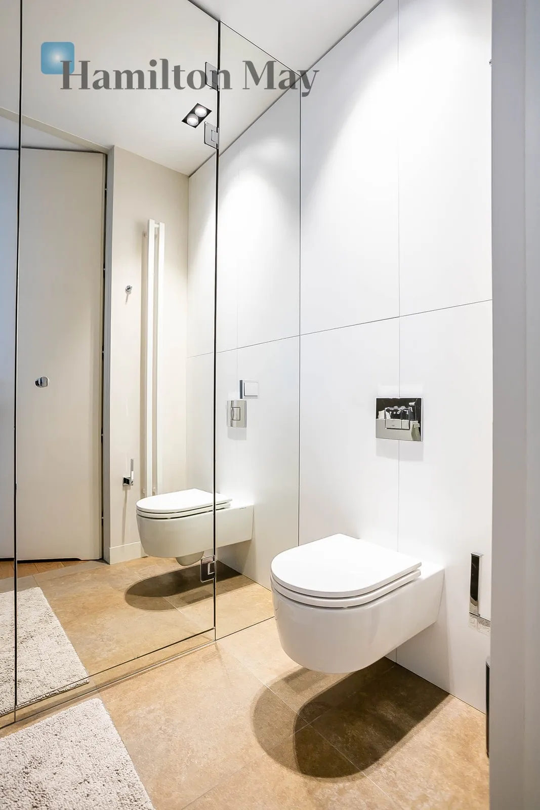 City: Warszawa Street: Grzybowska Region: Śródmieście Subregion: Śródmieście Północne Distance to centre: 1.09 km Level: 14 - slider