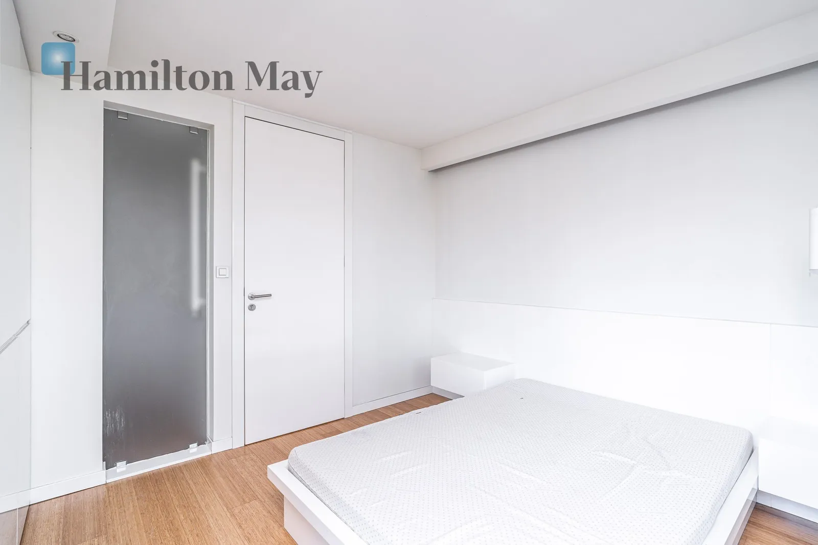 Komfortowy, nowocześnie urządzony dom z parkingiem i dużym tarasem położony na Woli Justowskiej - slider