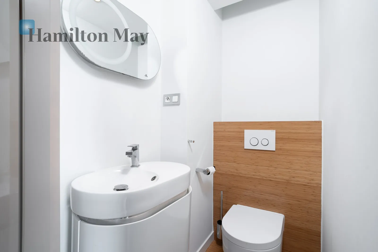 Komfortowy, nowocześnie urządzony dom z parkingiem i dużym tarasem położony na Woli Justowskiej - slider