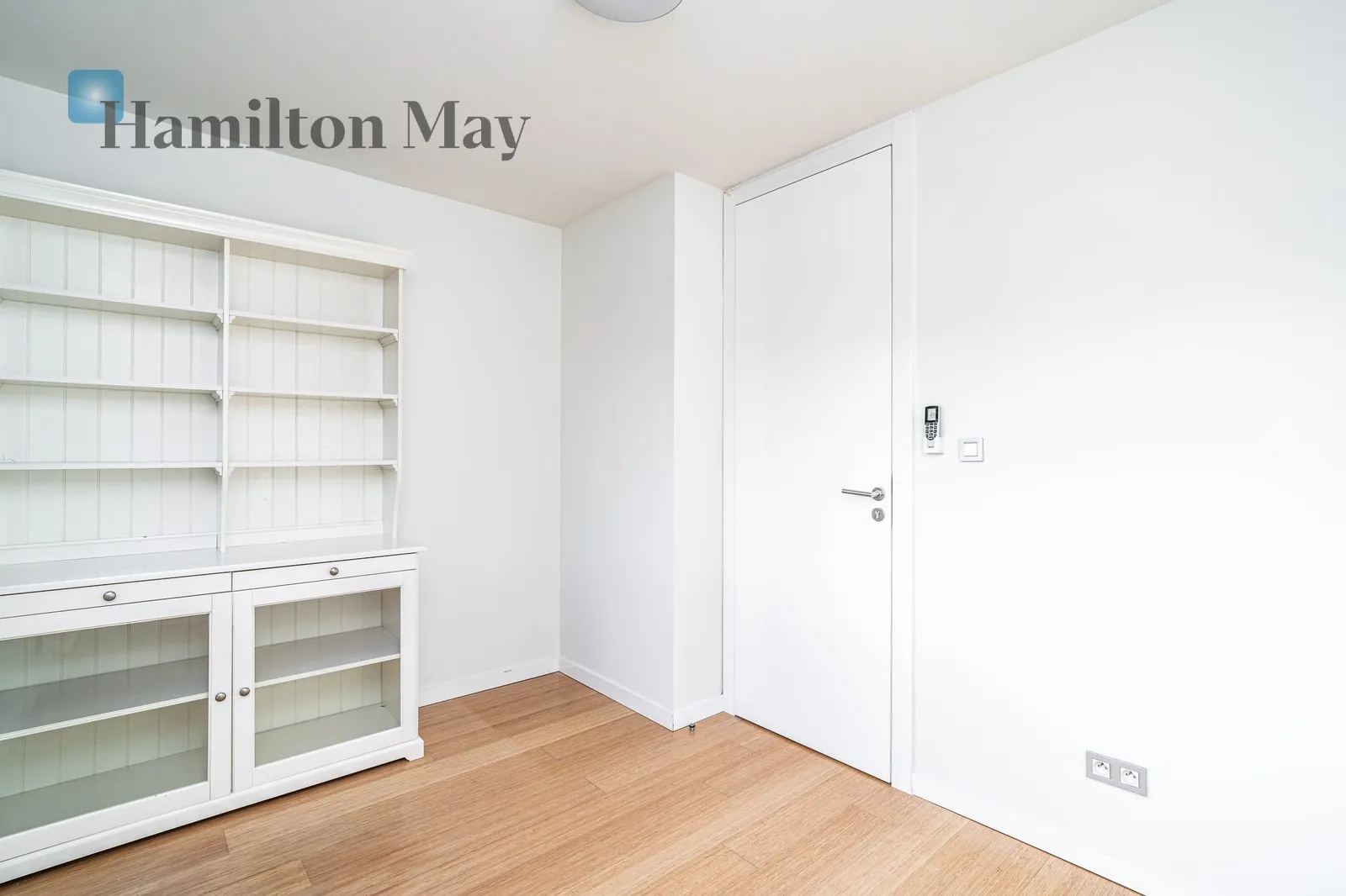 Komfortowy, nowocześnie urządzony dom z parkingiem i dużym tarasem położony na Woli Justowskiej - slider