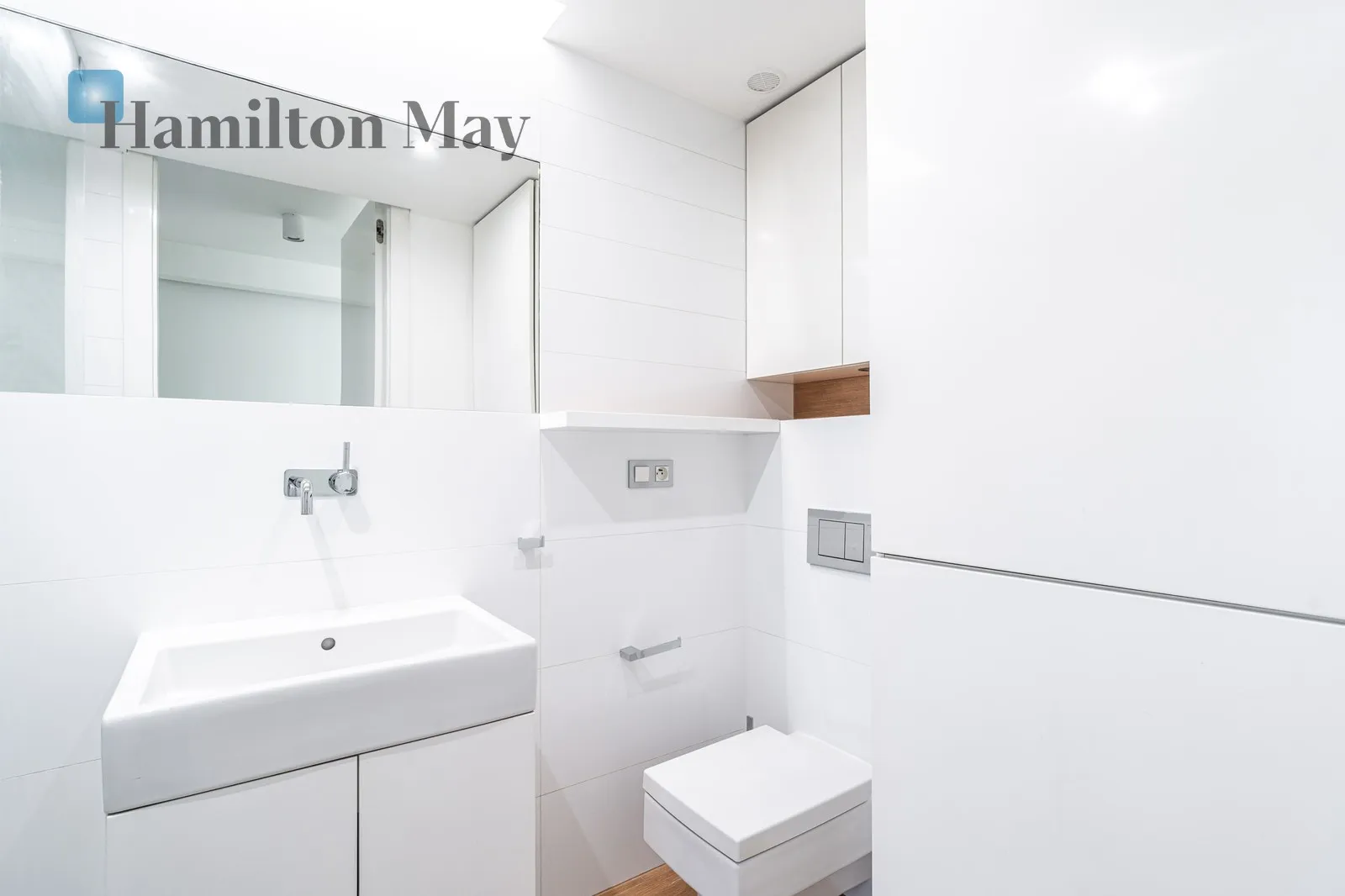 Komfortowy, nowocześnie urządzony dom z parkingiem i dużym tarasem położony na Woli Justowskiej - slider