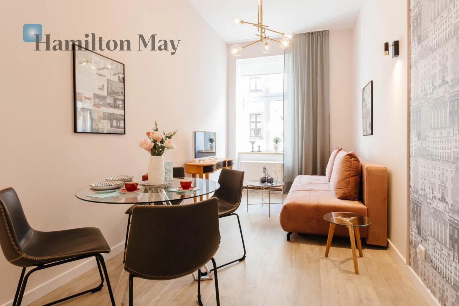 City: Kraków Street: Jana Kochanowskiego Region: Stare Miasto Distance to centre: 1.02 km Level: 1 Price: 1090000 PLN Bedrooms: 2 Bathrooms: 1 - slider