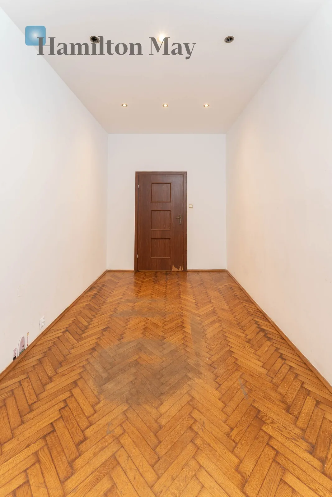 Region: Stare Miasto Distance to centre: 0.81 km Price: 4500 PLN Bedrooms: null Bathrooms: null Plot size: nullm2 Layout: null - slider