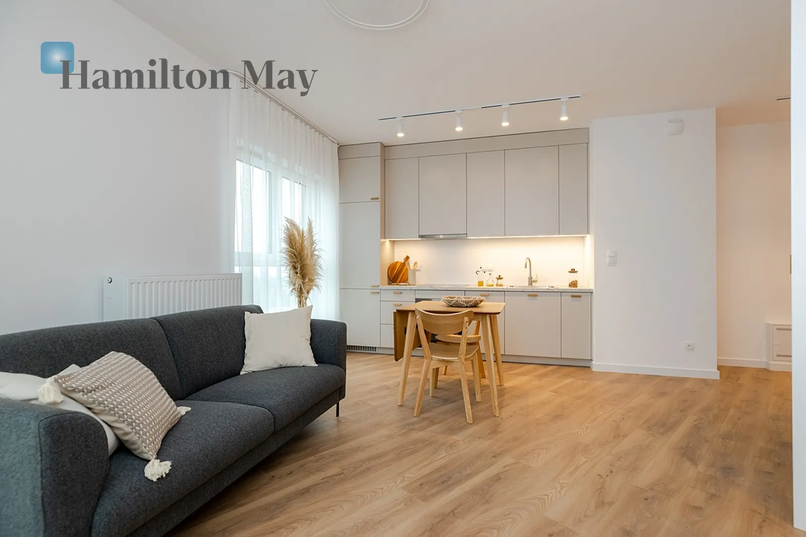 City: Warszawa Street: Bokserska Region: Mokotów Subregion: Służewiec Distance to centre: 6.48 km Level: 11 Price: 805000 PLN Bedrooms: 0 Bathrooms: 1 Size: 35.69m2 - slider