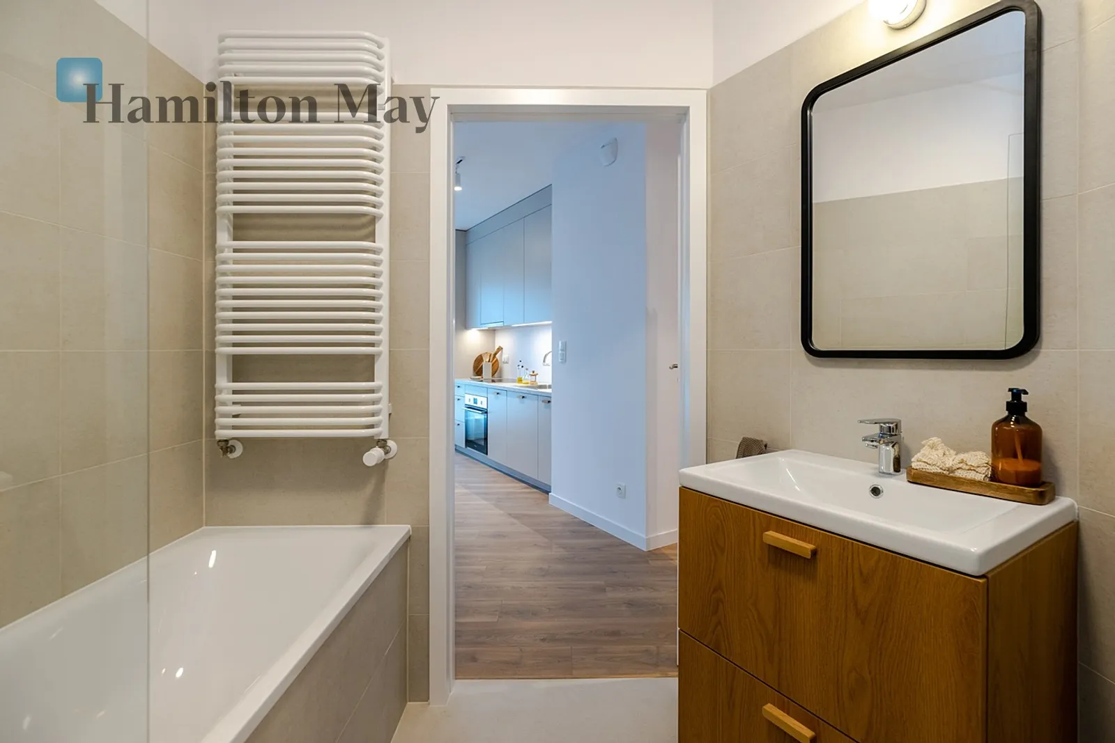 Street: Bokserska Region: Mokotów Subregion: Służewiec Distance to centre: 6.48 km Level: 11 Price: 805000 PLN Bedrooms: 0 - slider