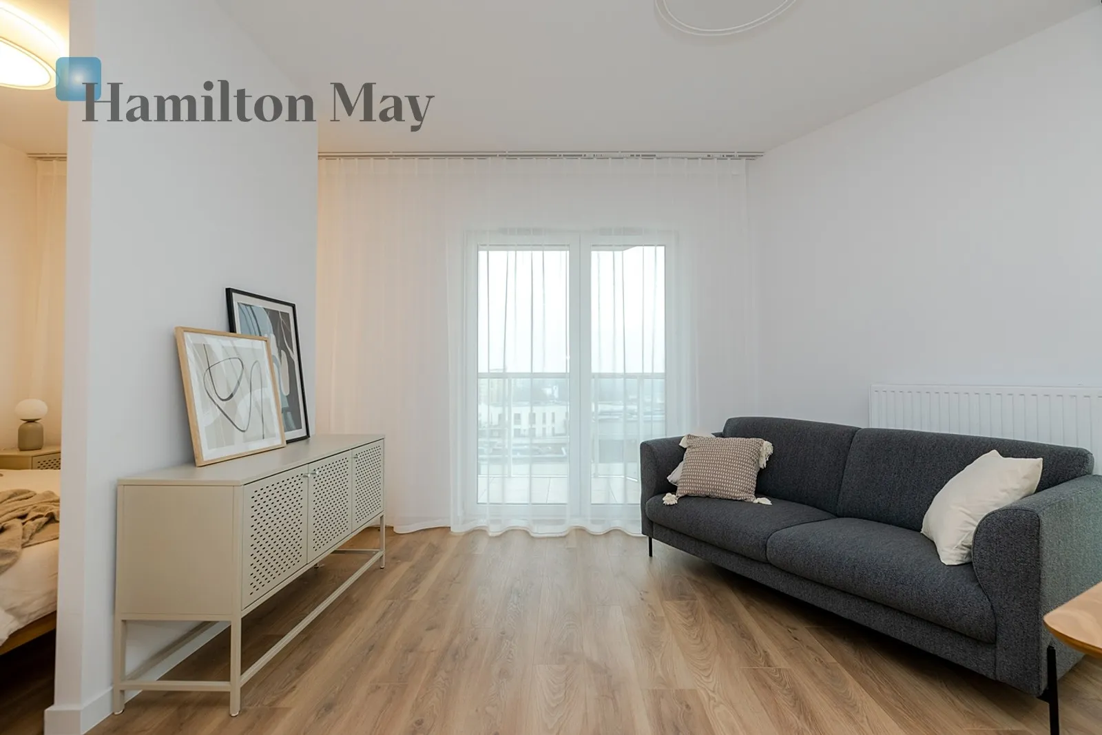 Street: Bokserska Region: Mokotów Subregion: Służewiec Distance to centre: 6.48 km Level: 11 Price: 805000 PLN Bedrooms: 0 Bathrooms: 1 Size: 35.69m2 Price/m2: 22555 PLN - slider