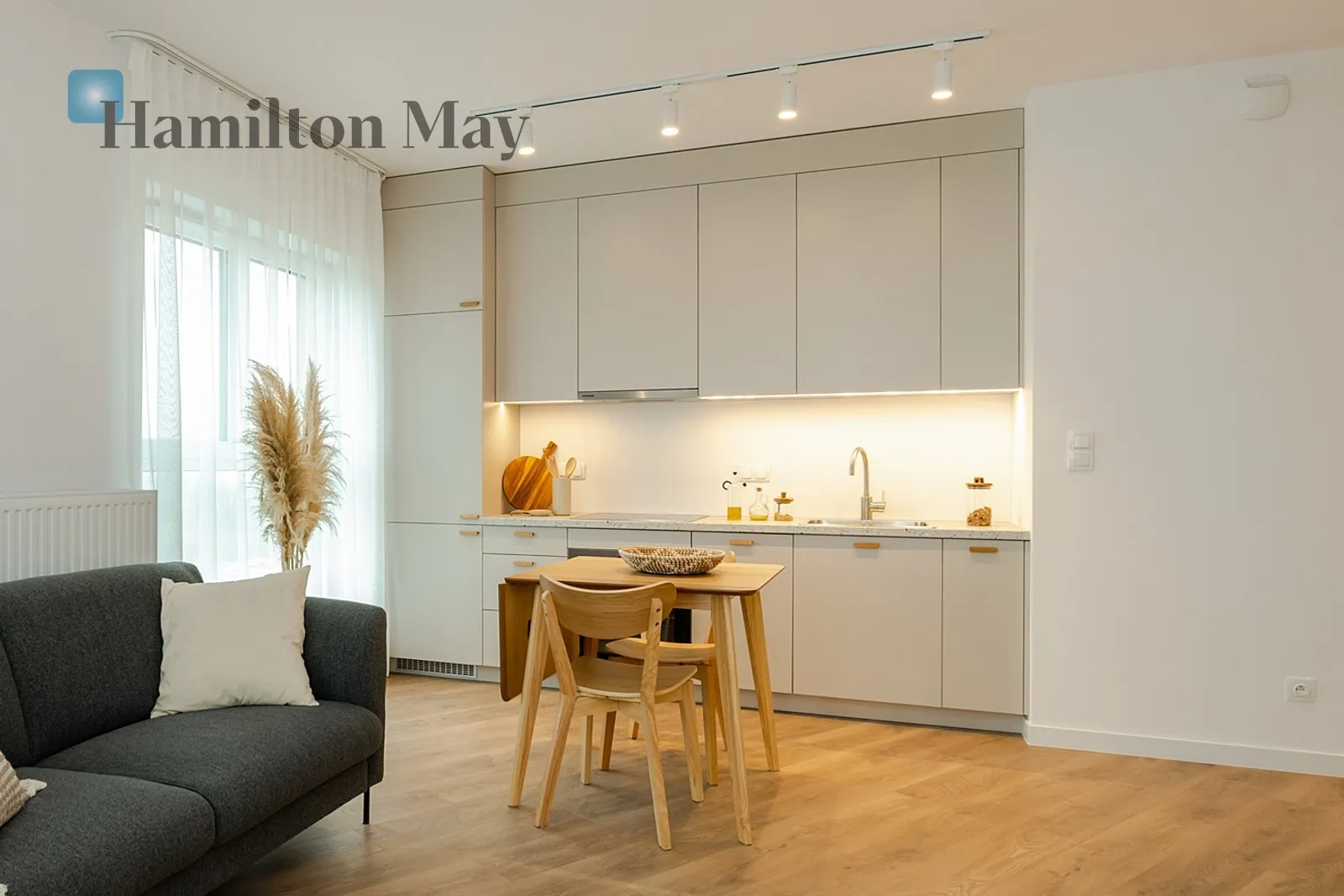 City: Warszawa Street: Bokserska Region: Mokotów Subregion: Służewiec Distance to centre: 6.48 km Level: 11 Price: 805000 PLN Bedrooms: 0 Bathrooms: 1 - slider