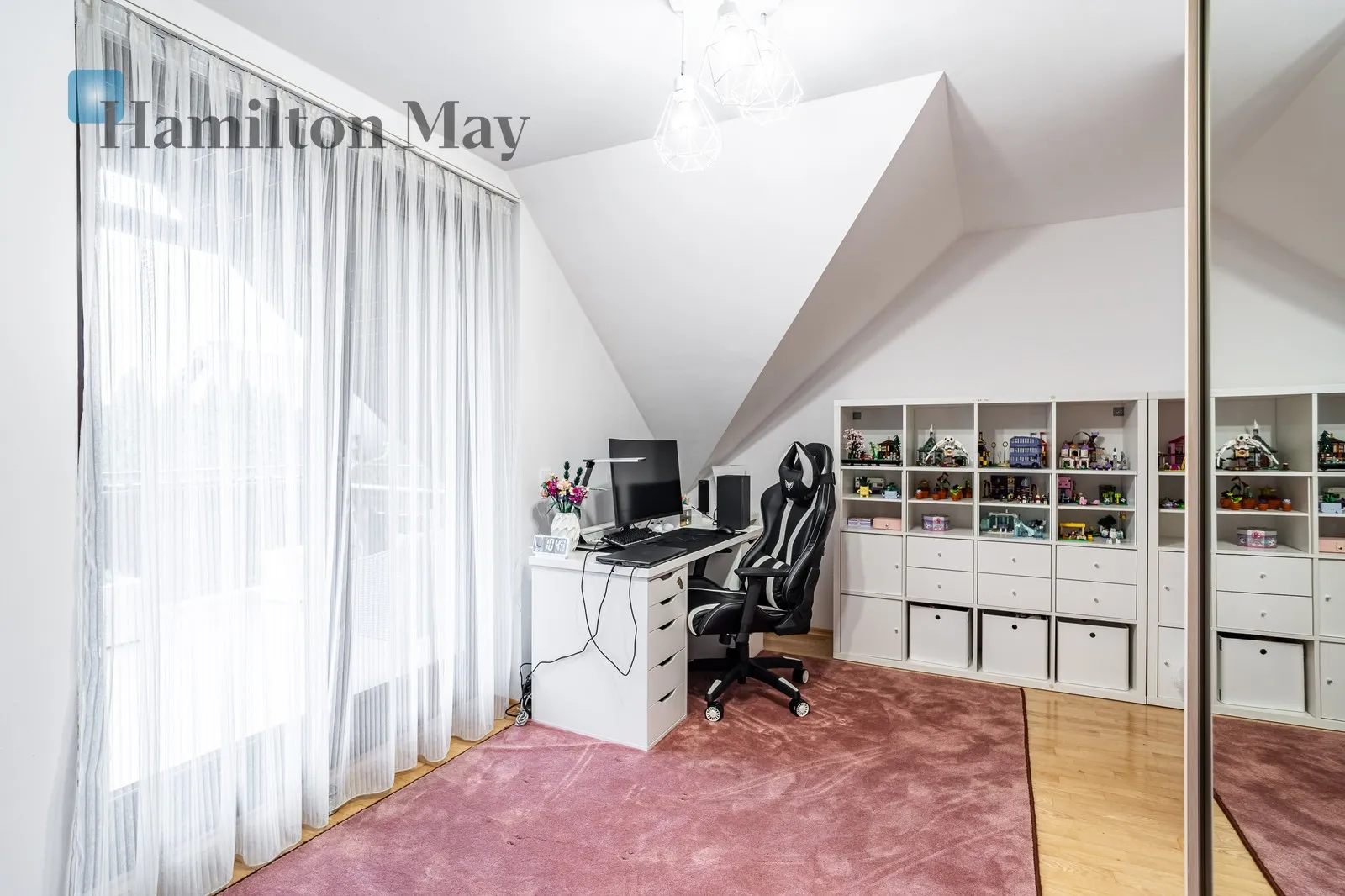 Bedrooms: 4 Bathrooms: 2 - slider