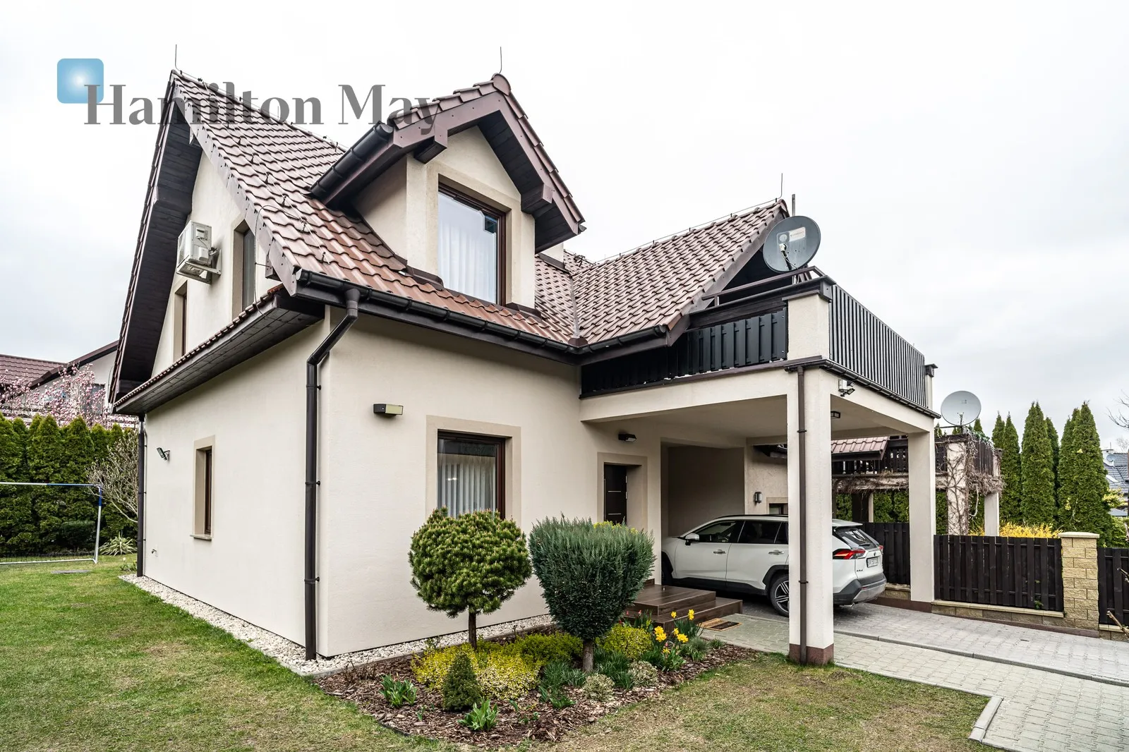 Bathrooms: 2 - slider