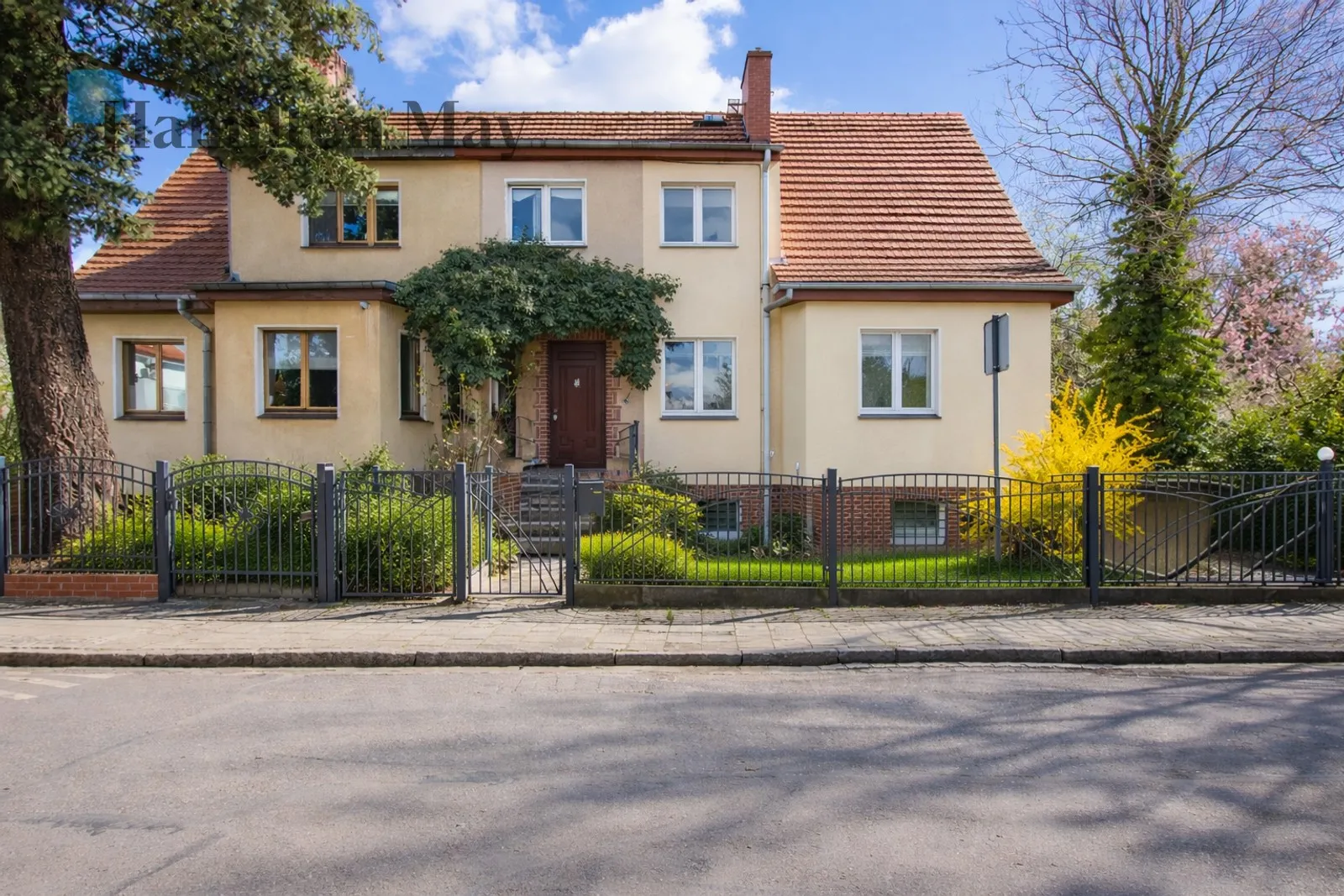 Біскупін | Чарівний напіввідокремлений будинок 1935 р. | 161,5 м² | Ділянка 388 м² - slider