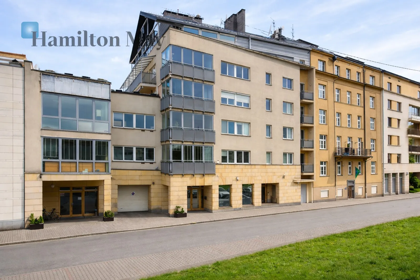 Lokal biurowy o powierzchni 300 m2, Zwierzyniec - slider