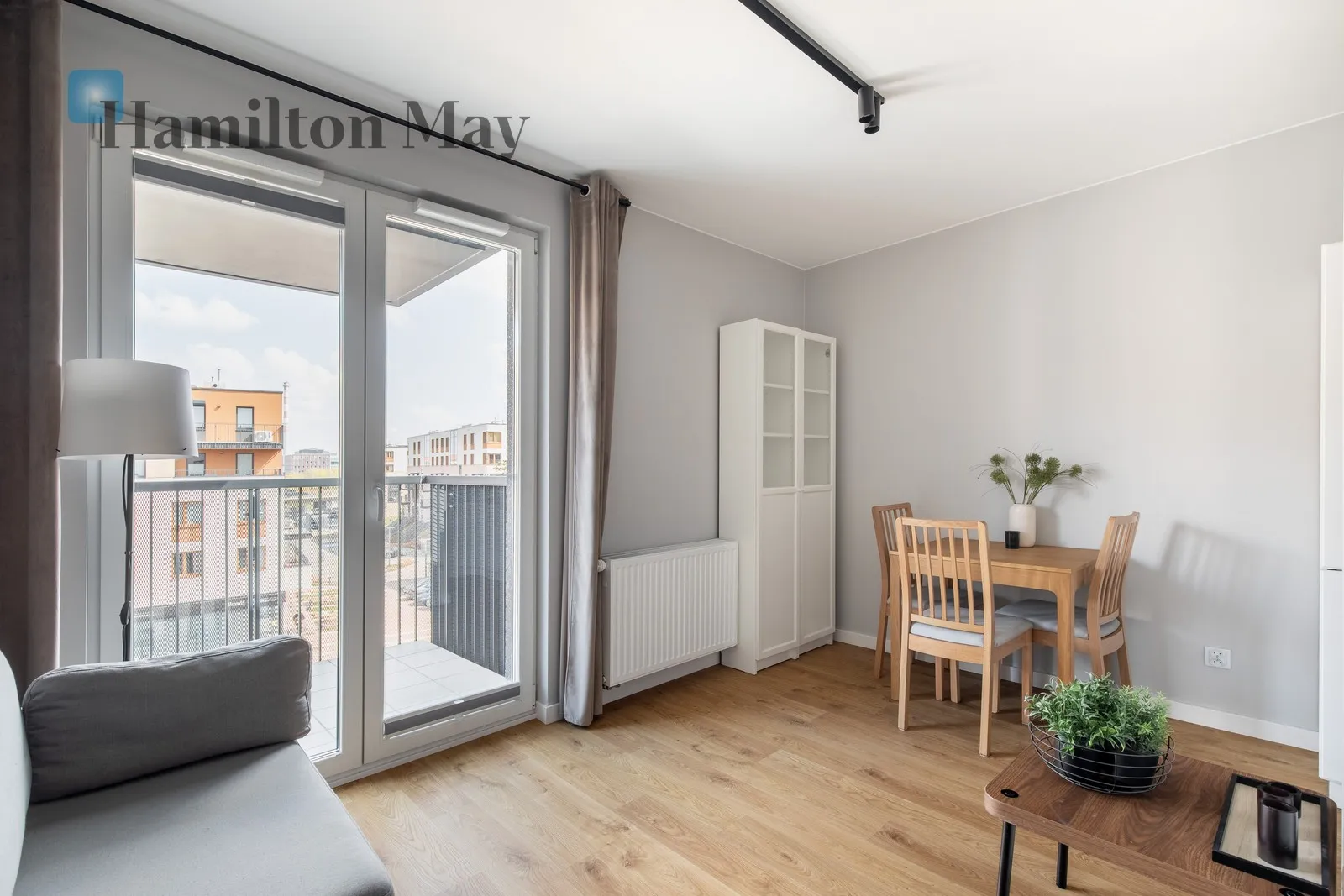 City: Kraków Street: Aleksandra Fredry Region: Łagiewniki-Borek Fałęcki Subregion: Łagiewniki Distance to centre: 3.97 km Level: 4 Price: 2850 PLN Bedrooms: 1 Bathrooms: 1 Size: 38m2 Price/m2: 75 PLN - slider