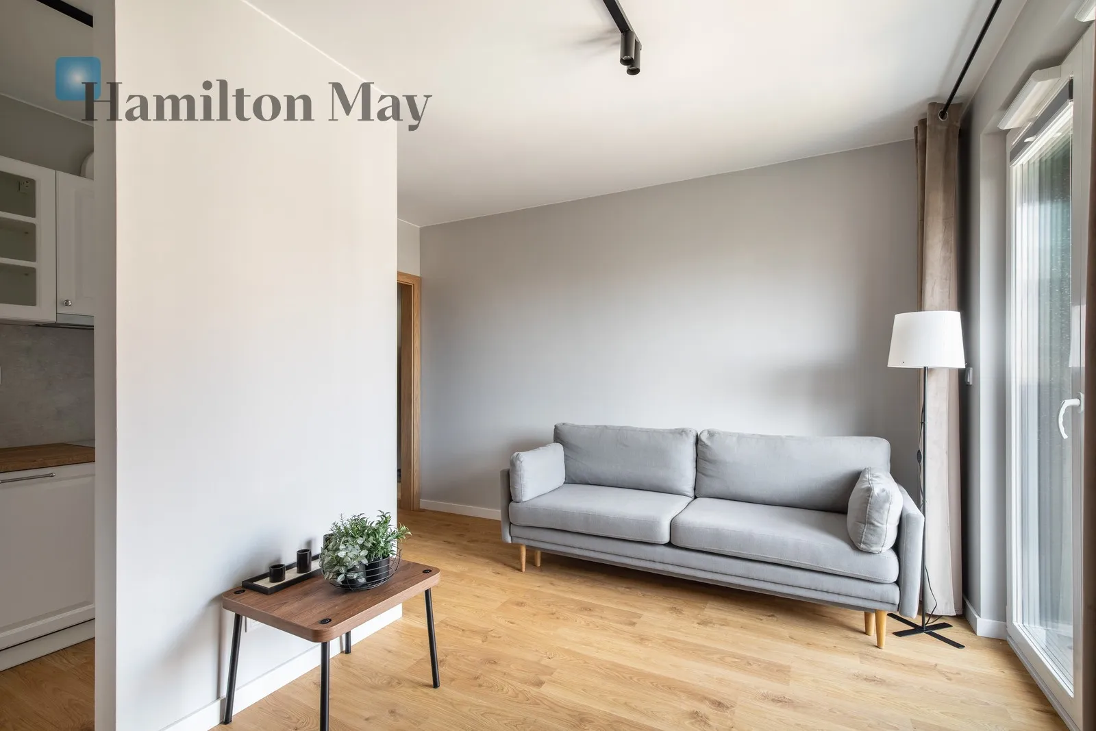 Street: Aleksandra Fredry Region: Łagiewniki-Borek Fałęcki Subregion: Łagiewniki Distance to centre: 3.97 km Level: 4 Price: 2850 PLN Bedrooms: 1 Bathrooms: 1 Size: 38m2 Price/m2: 75 PLN - slider