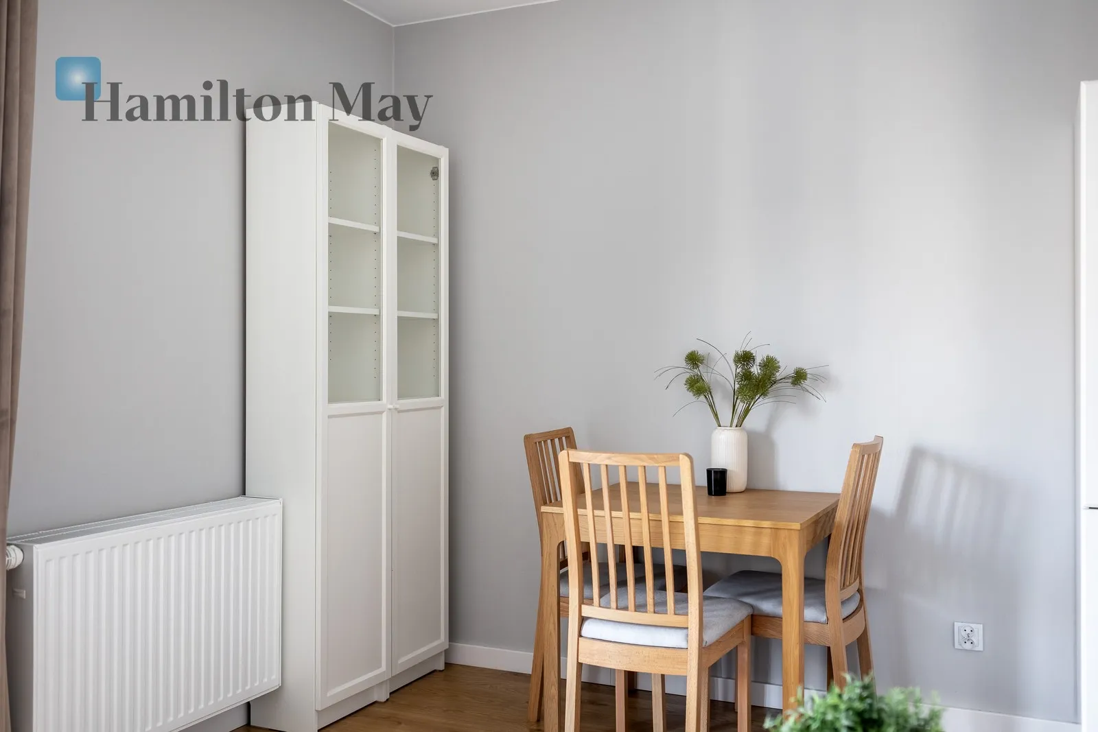 Street: Aleksandra Fredry Region: Łagiewniki-Borek Fałęcki Subregion: Łagiewniki Distance to centre: 3.97 km Level: 4 Price: 2850 PLN Bedrooms: 1 Bathrooms: 1 - slider