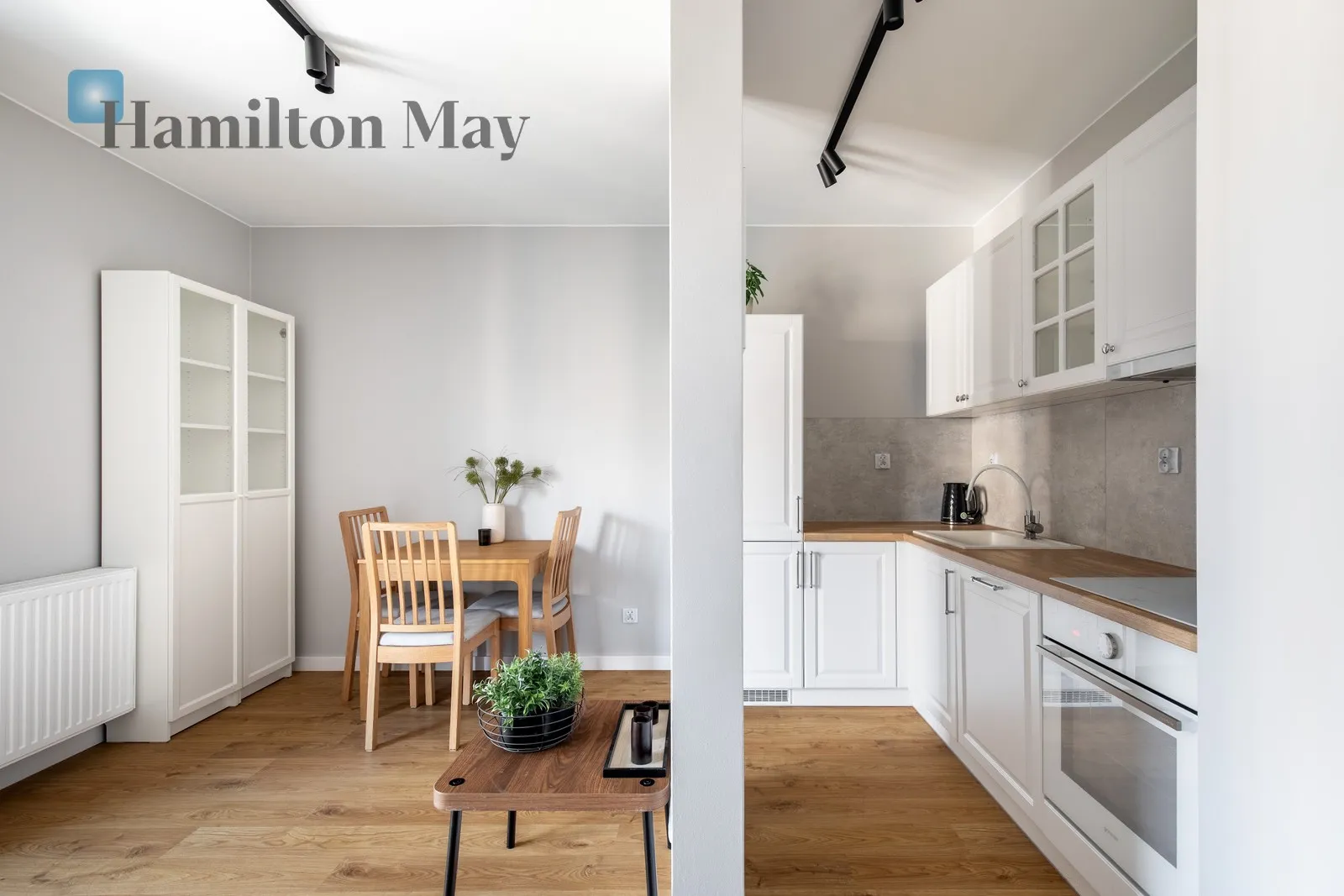 Region: Łagiewniki-Borek Fałęcki Subregion: Łagiewniki Distance to centre: 3.97 km Level: 4 Price: 2850 PLN Bedrooms: 1 Bathrooms: 1 Size: 38m2 - slider