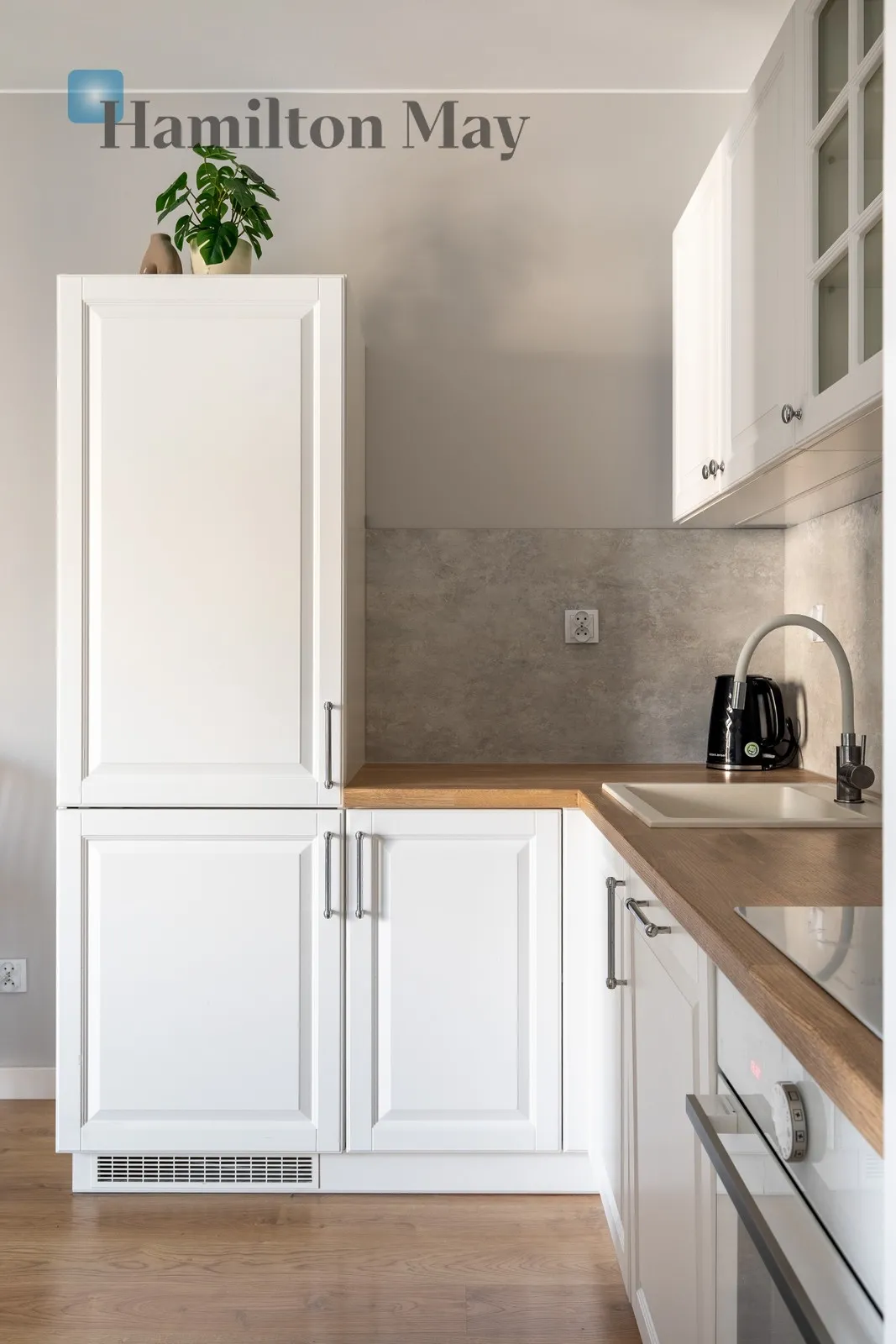 Region: Łagiewniki-Borek Fałęcki Subregion: Łagiewniki Distance to centre: 3.97 km Level: 4 Price: 2850 PLN Bedrooms: 1 Bathrooms: 1 - slider