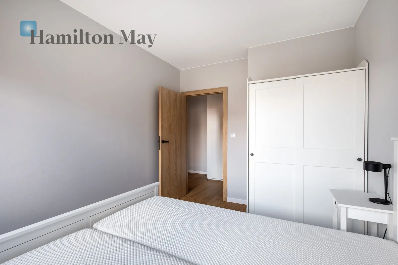 Subregion: Łagiewniki Distance to centre: 3.97 km Level: 4 Price: 2850 PLN Bedrooms: 1 Bathrooms: 1 - slider