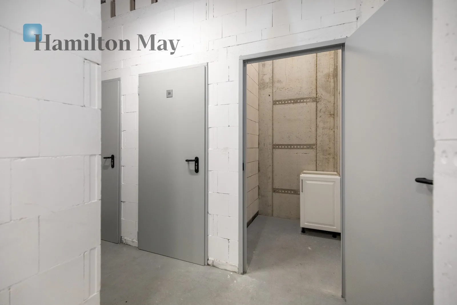 Distance to centre: 3.97 km Level: 4 Price: 2850 PLN Bedrooms: 1 Bathrooms: 1 - slider