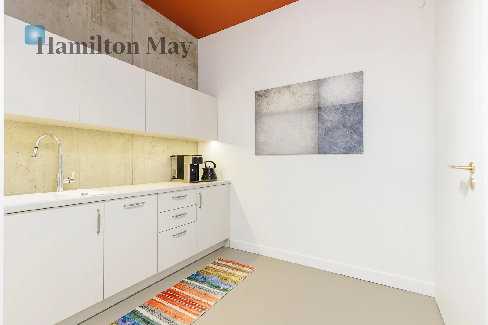 City: Warszawa Street: Domaniewska Region: Mokotów Subregion: Ksawerów Distance to centre: 5.09 km Price: 10000 PLN Bedrooms: null Bathrooms: null - slider