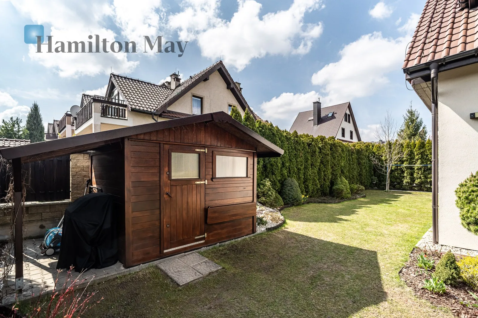 Plot size: 400m2 - slider