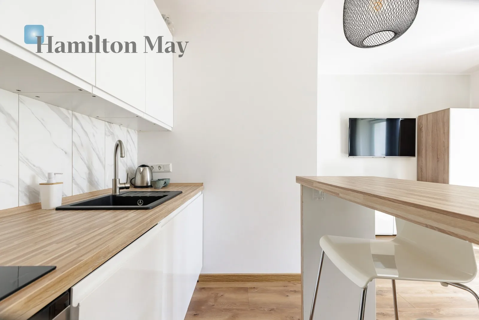 Street: Okopowa Region: Wola Subregion: Czyste Distance to centre: 2.41 km Level: 2 Price: 3000 PLN Bedrooms: 0 Bathrooms: 1 - slider