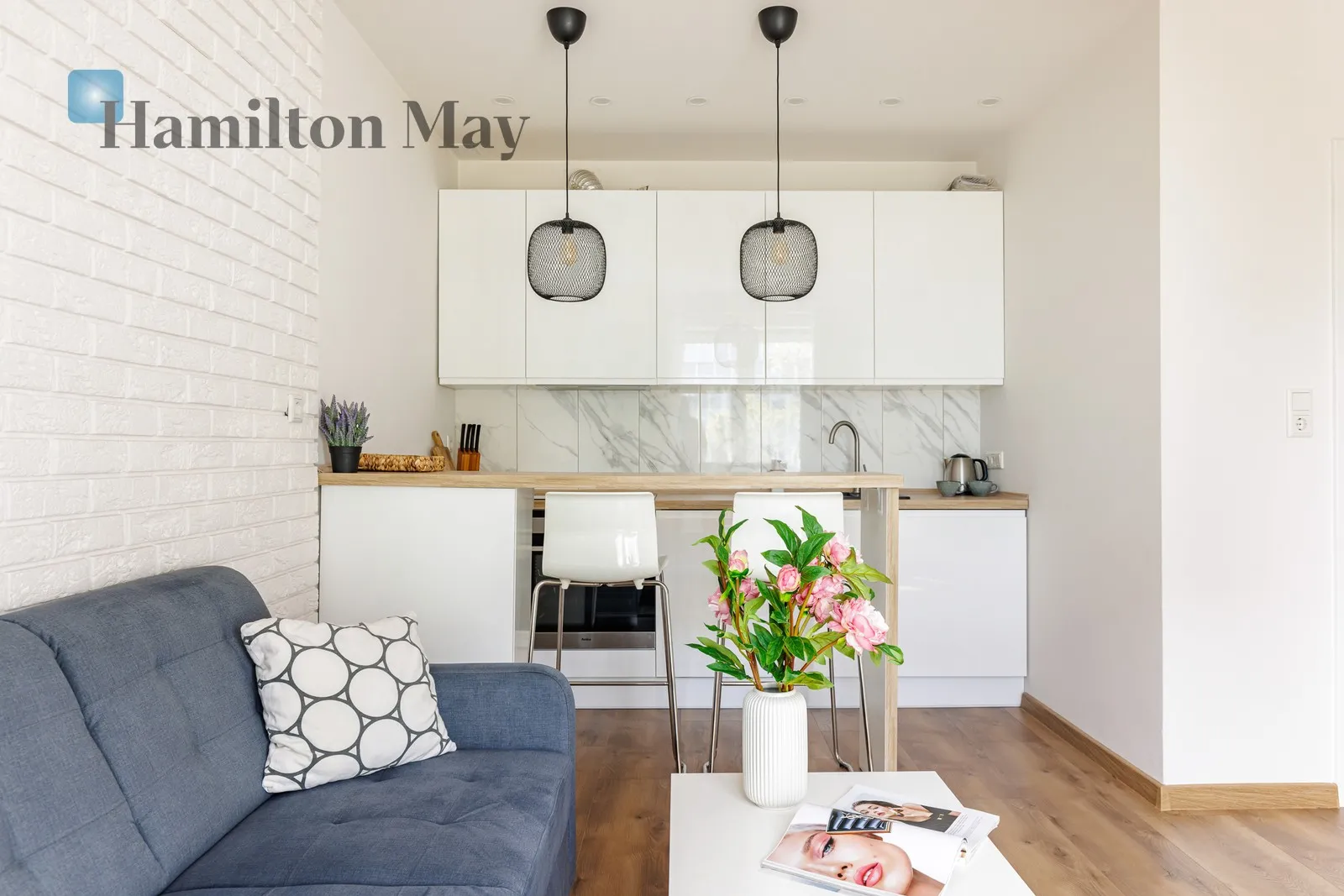 Street: Okopowa Region: Wola Subregion: Czyste Distance to centre: 2.41 km Level: 2 Price: 3000 PLN Bedrooms: 0 Bathrooms: 1 Size: 32m2 - slider