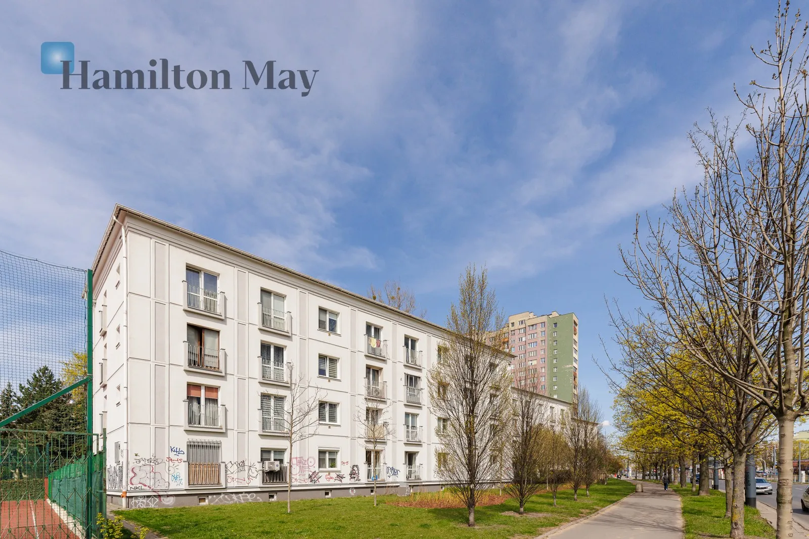 Distance to centre: 2.41 km Level: 2 Price: 3000 PLN Bedrooms: 0 Bathrooms: 1 Size: 32m2 Price/m2: 94 PLN - slider