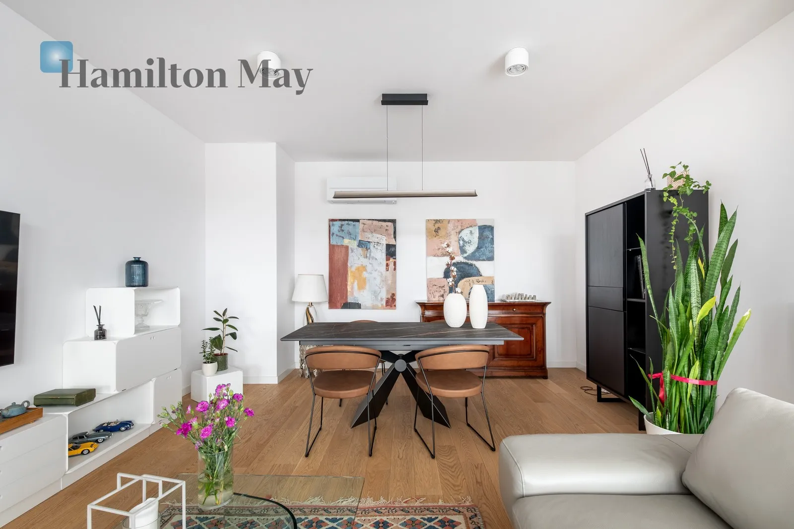 Street: Jerzego Samuela Bandtkiego Region: Bronowice Distance to centre: 3.23 km Level: 3 Price: 2680000 PLN Bedrooms: 3 Bathrooms: 2 Size: 120m2 Price/m2: 22333 PLN - slider