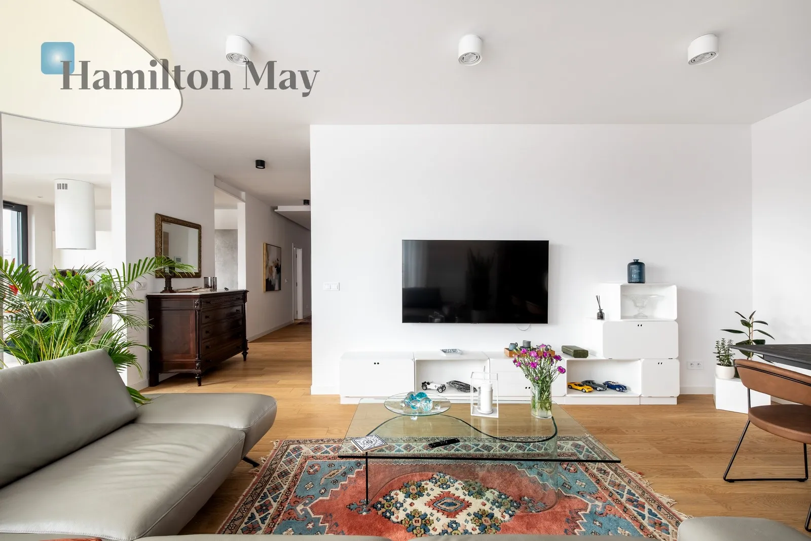 Region: Bronowice Distance to centre: 3.23 km Level: 3 Price: 2680000 PLN Bedrooms: 3 Bathrooms: 2 Size: 120m2 Price/m2: 22333 PLN - slider