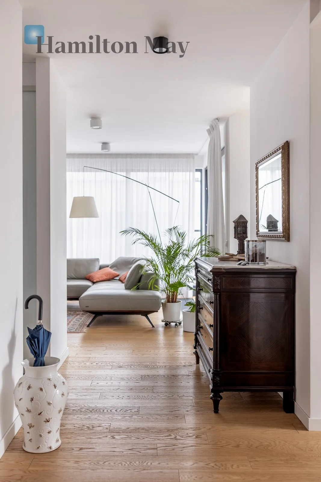 Street: Jerzego Samuela Bandtkiego Region: Bronowice Distance to centre: 3.23 km Level: 3 Price: 2680000 PLN Bedrooms: 3 Bathrooms: 2 - slider