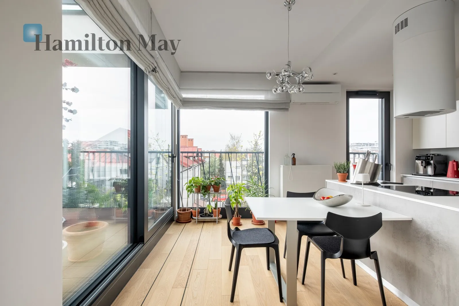 City: Kraków Street: Jerzego Samuela Bandtkiego Region: Bronowice Distance to centre: 3.23 km Level: 3 - slider