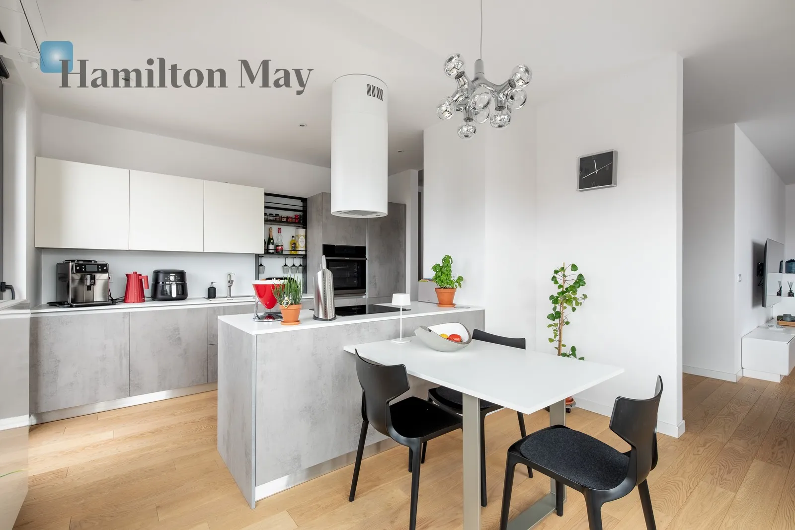 Street: Jerzego Samuela Bandtkiego Region: Bronowice Distance to centre: 3.23 km Level: 3 Price: 2680000 PLN - slider