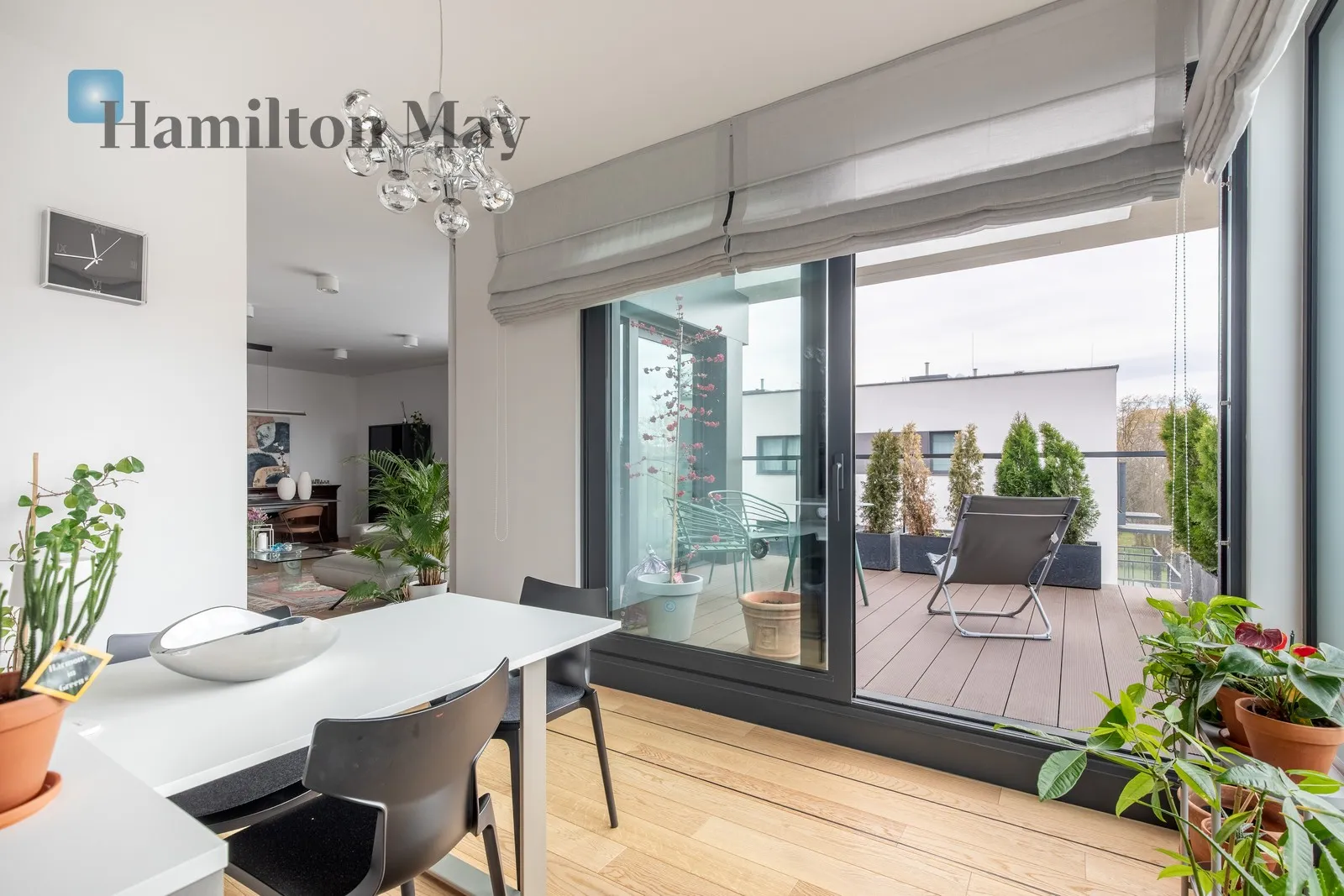 Street: Jerzego Samuela Bandtkiego Region: Bronowice Distance to centre: 3.23 km Level: 3 - slider