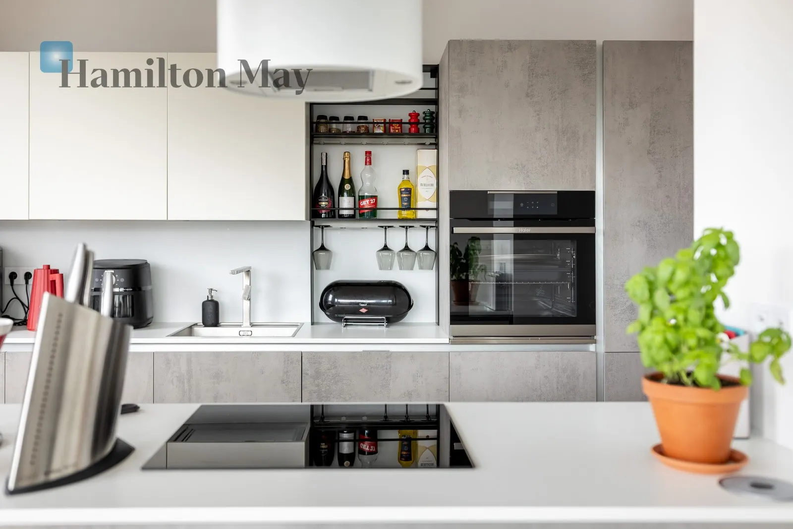 Price: 2680000 PLN Bedrooms: 3 Bathrooms: 2 Size: 120m2 - slider