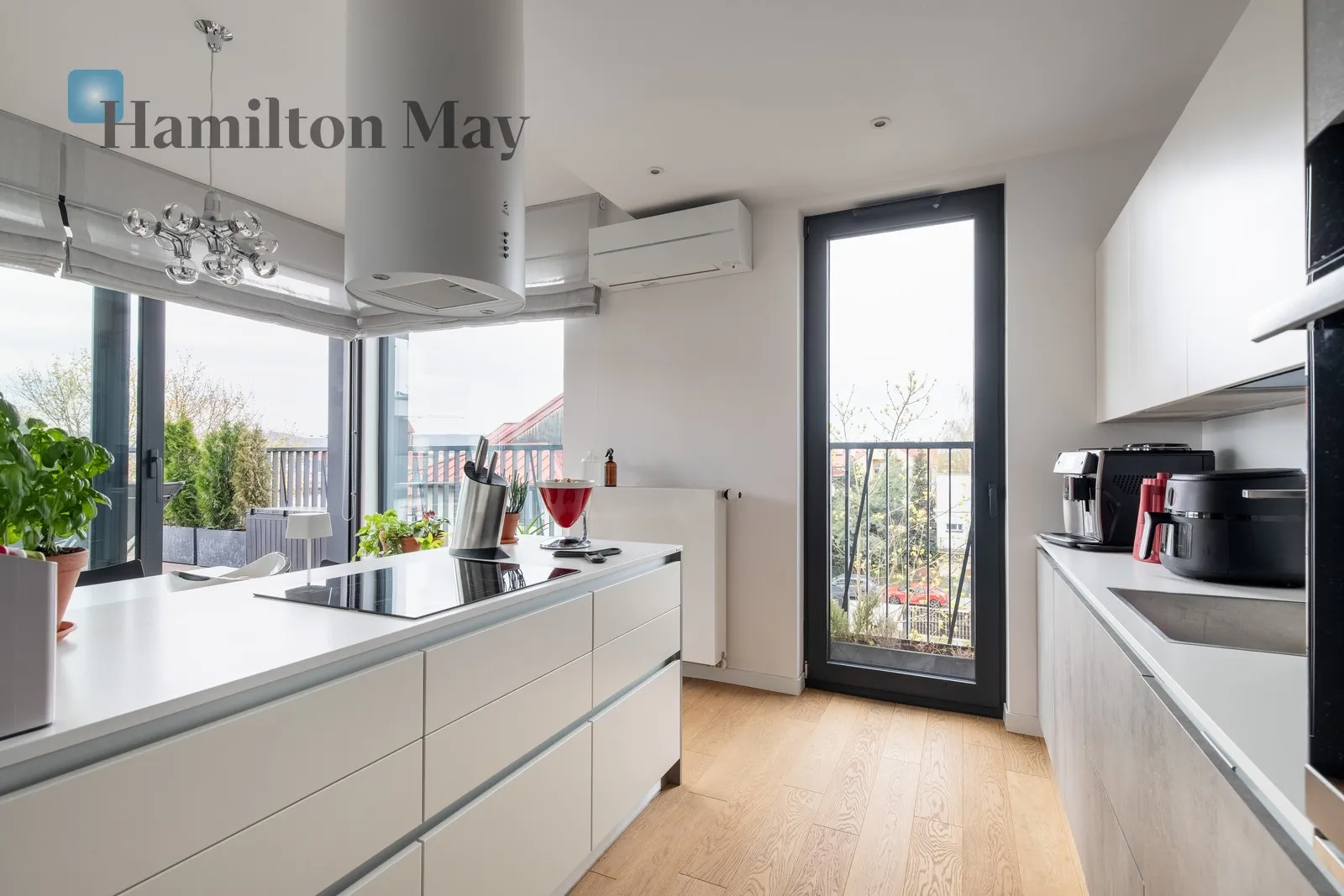 Bedrooms: 3 Bathrooms: 2 Size: 120m2 Price/m2: 22333 PLN - slider