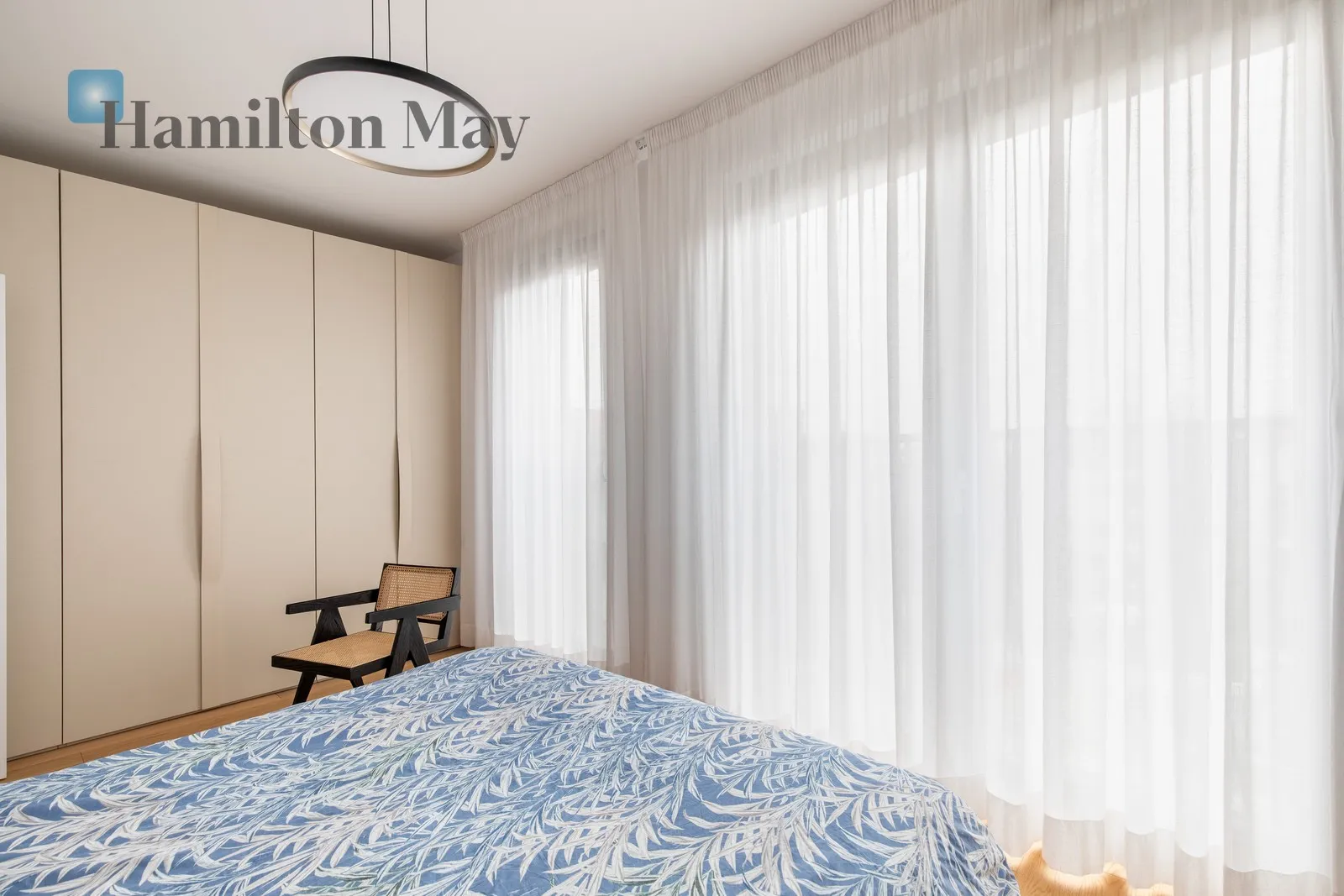 Level: 3 Price: 2680000 PLN Bedrooms: 3 - slider