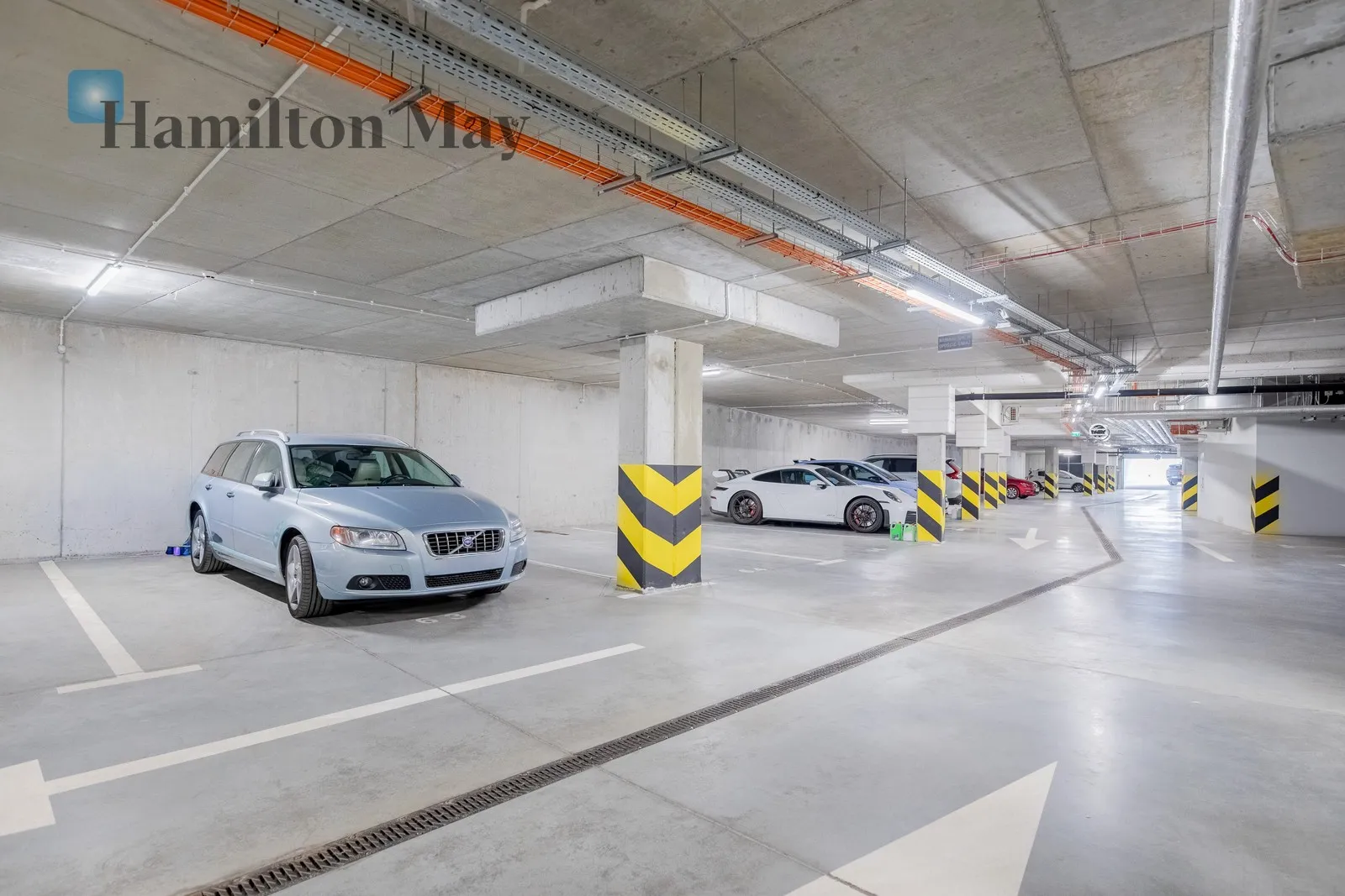 Distance to centre: 3.23 km - slider