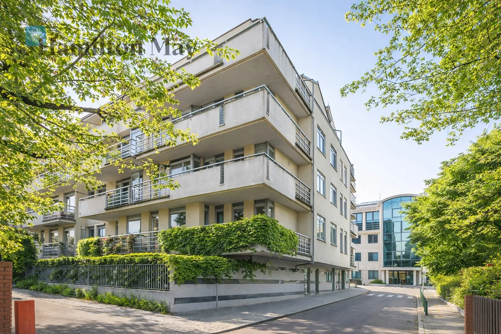 Piękny, jasny i przestronny apartament 4-pokojowy na Mokotowie - slider