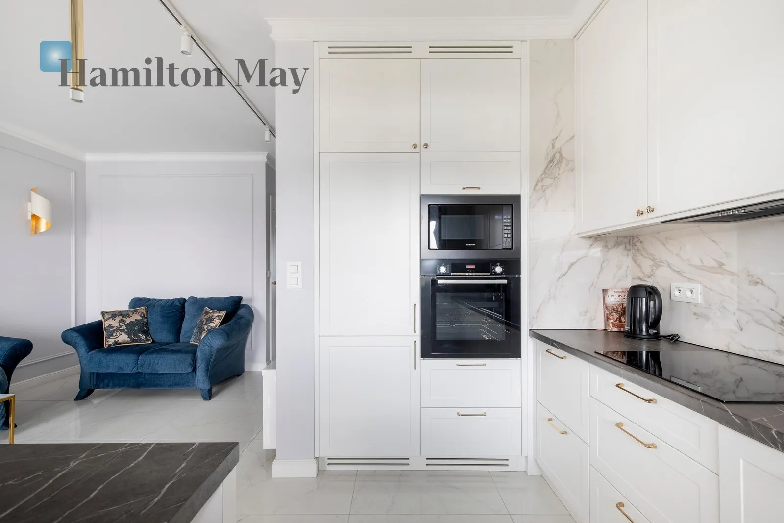 An elegant apartment with a view of the Vistula River in the Pianissimo building - slider