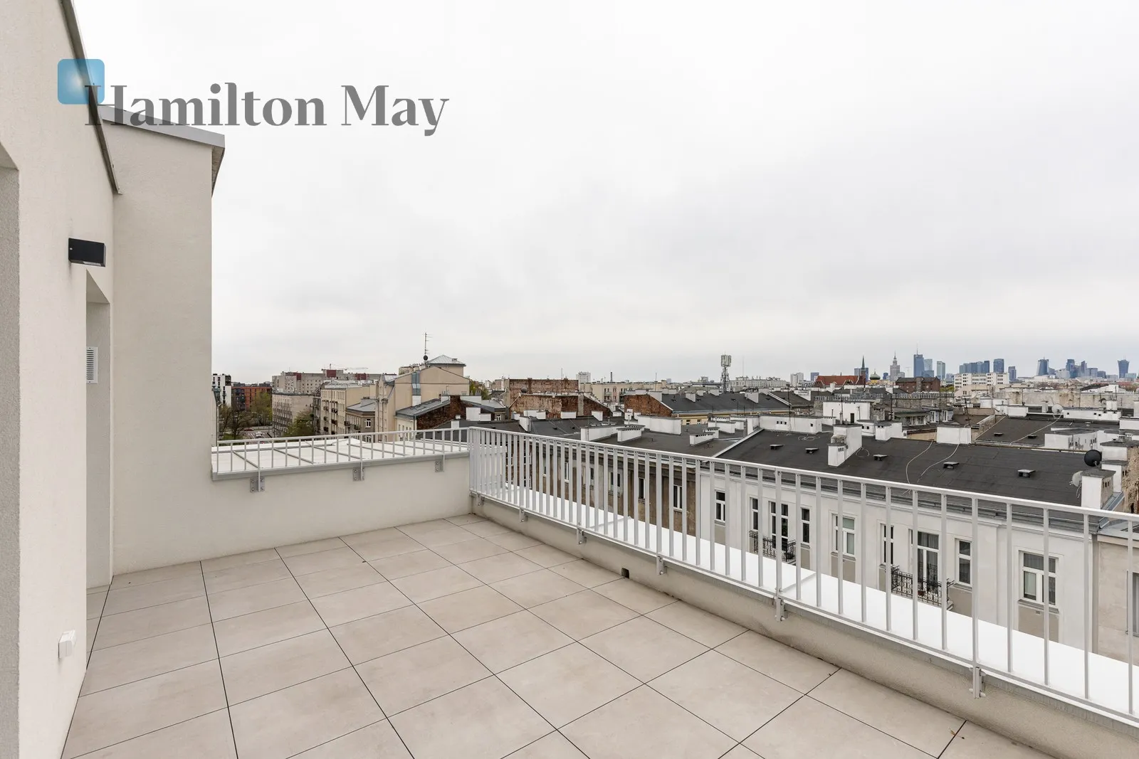 Street: Konopacka Region: Praga-Północ Subregion: Nowa Praga Distance to centre: 3.83 km Level: 7 Price: 3950 PLN - slider