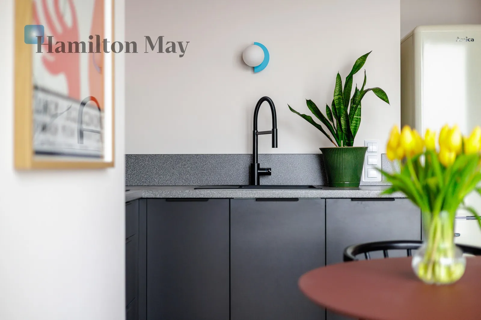 Street: Konopacka Region: Praga-Północ Subregion: Nowa Praga Distance to centre: 3.83 km Level: 7 Price: 3950 PLN Bedrooms: 1 Bathrooms: 1 Size: 38m2 - slider