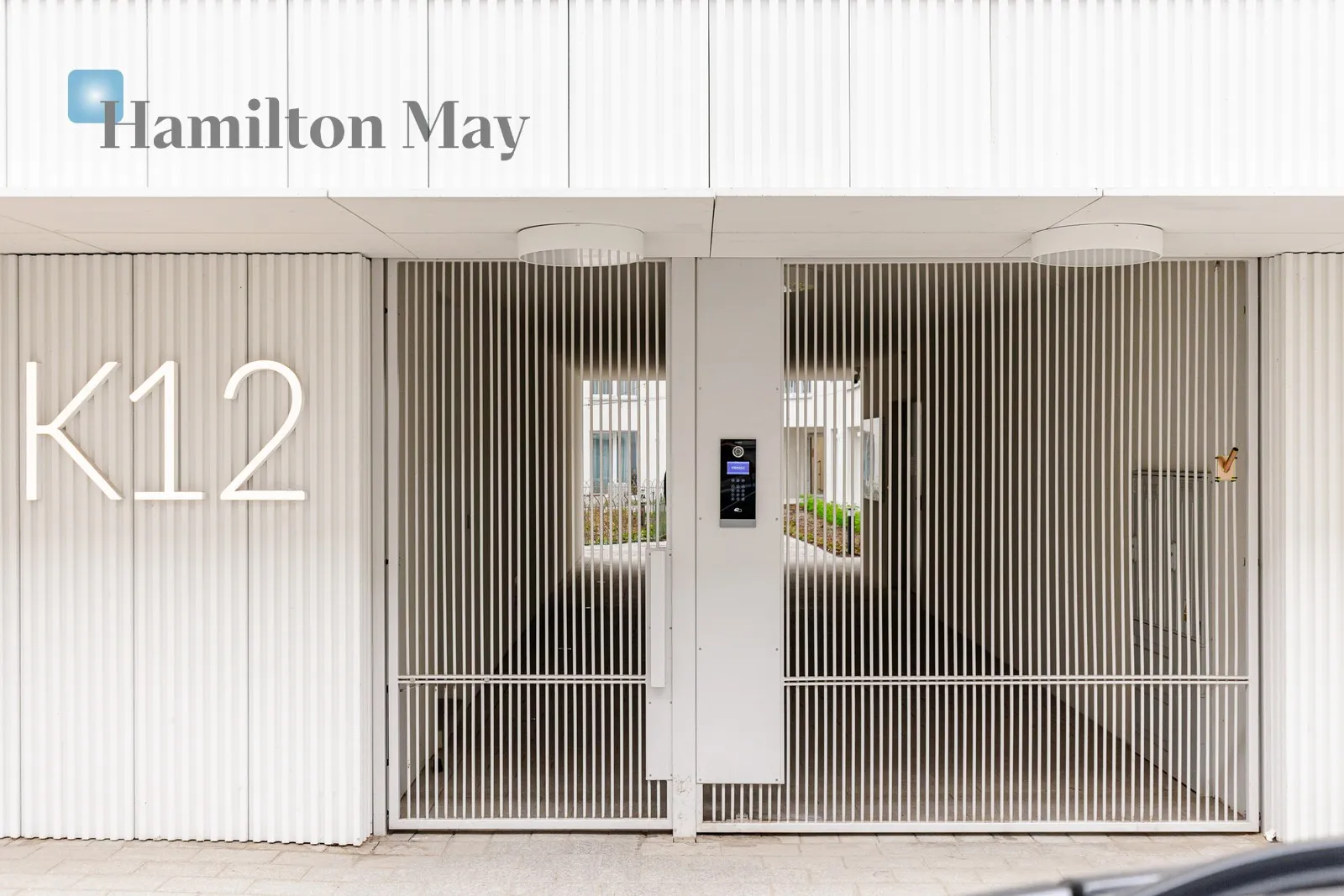 Distance to centre: 3.83 km Level: 7 Price: 3950 PLN Bedrooms: 1 Bathrooms: 1 Size: 38m2 - slider