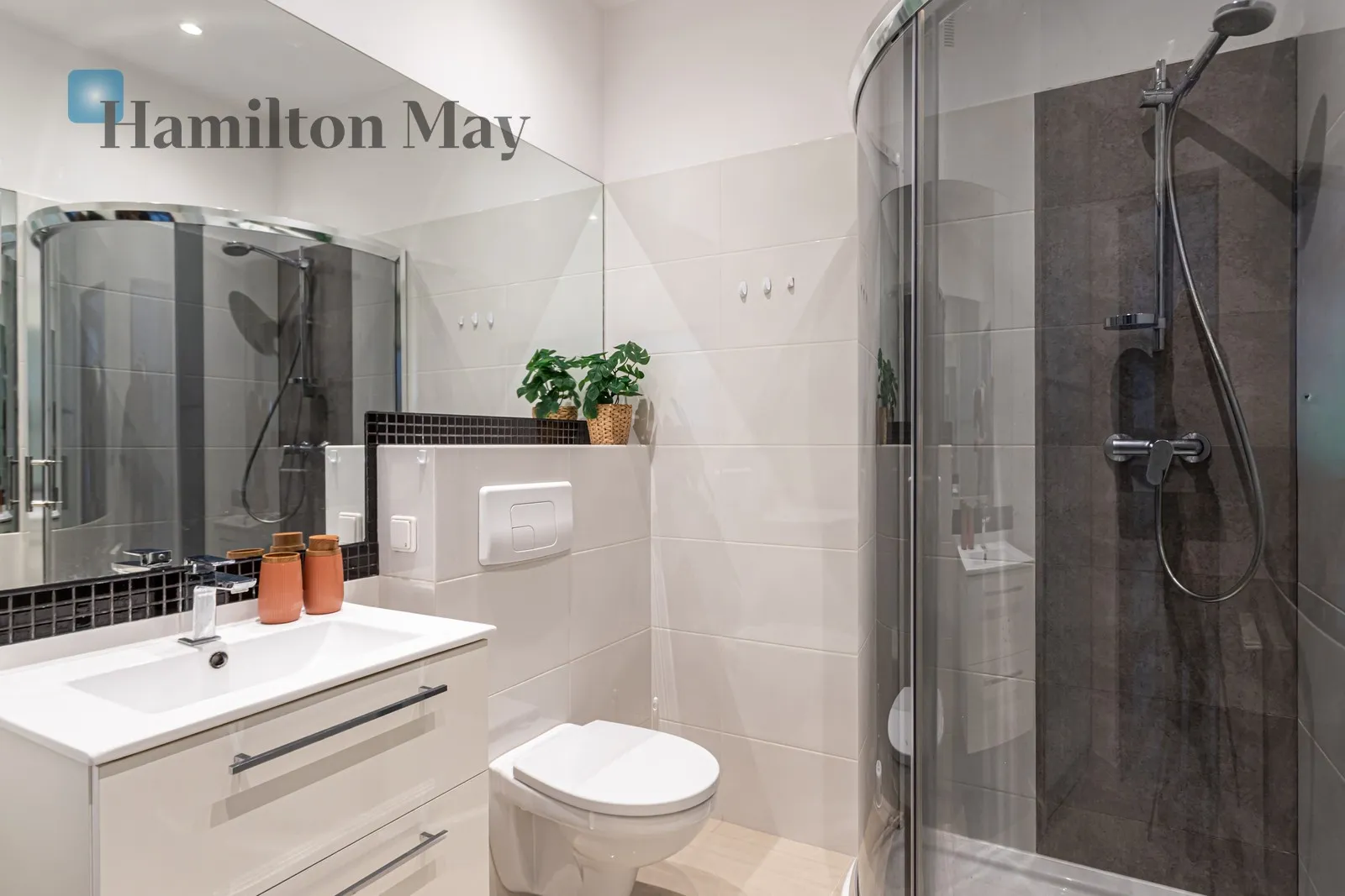 Region: Mokotów Subregion: Wyględów Distance to centre: 3 km Level: 2 Price: 1435000 PLN Bedrooms: 1 Bathrooms: 1 - slider