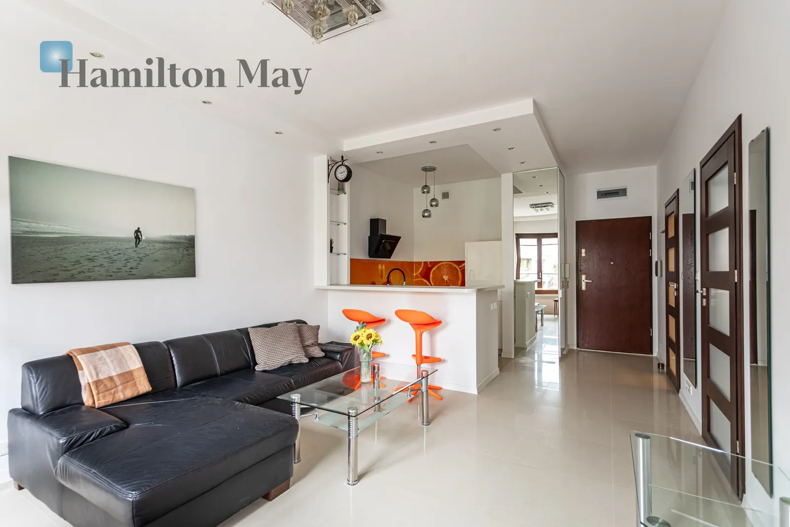 Street: Biały Kamień Region: Mokotów Subregion: Wyględów Distance to centre: 3 km Level: 2 Price: 1435000 PLN Bedrooms: 1 Bathrooms: 1 Size: 41m2 - slider