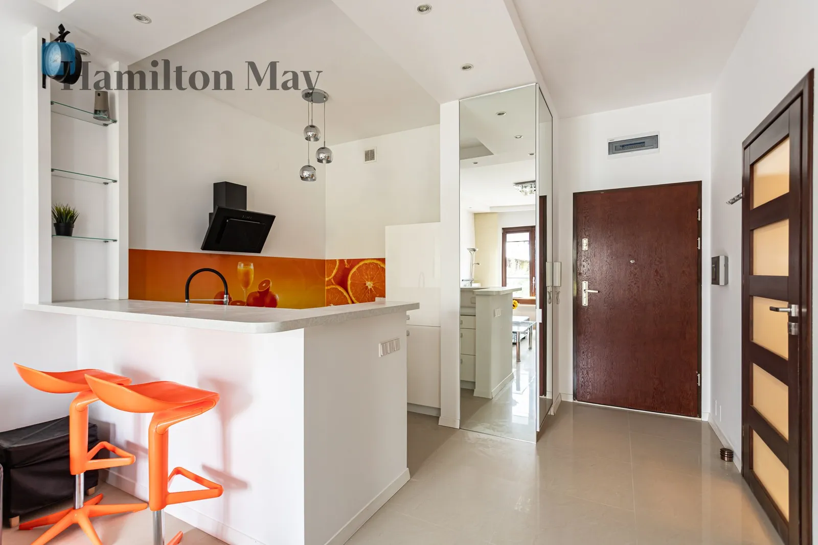 City: Warszawa Street: Biały Kamień Region: Mokotów Subregion: Wyględów Distance to centre: 3 km Level: 2 Price: 1435000 PLN Bedrooms: 1 - slider