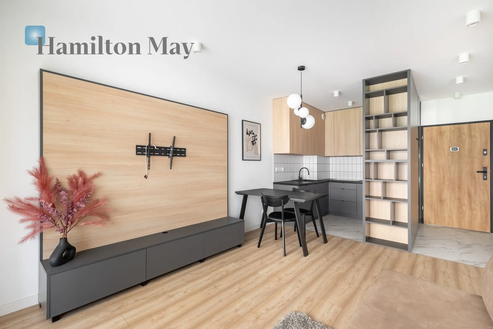 Komfortowe mieszkanie z balkonem - slider