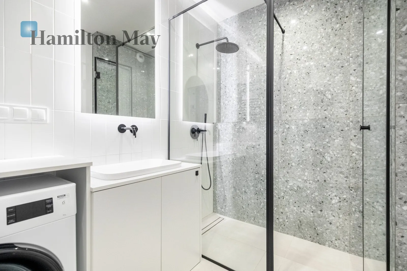 Komfortowe mieszkanie z balkonem - slider