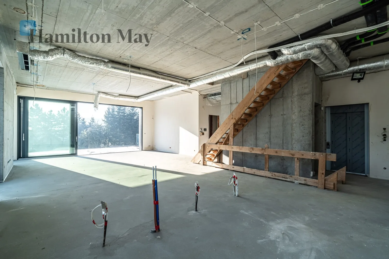 Distance to centre: 6.85 km Price: 5950000 PLN Bedrooms: 4 Bathrooms: 3 Plot size: 837m2 - slider