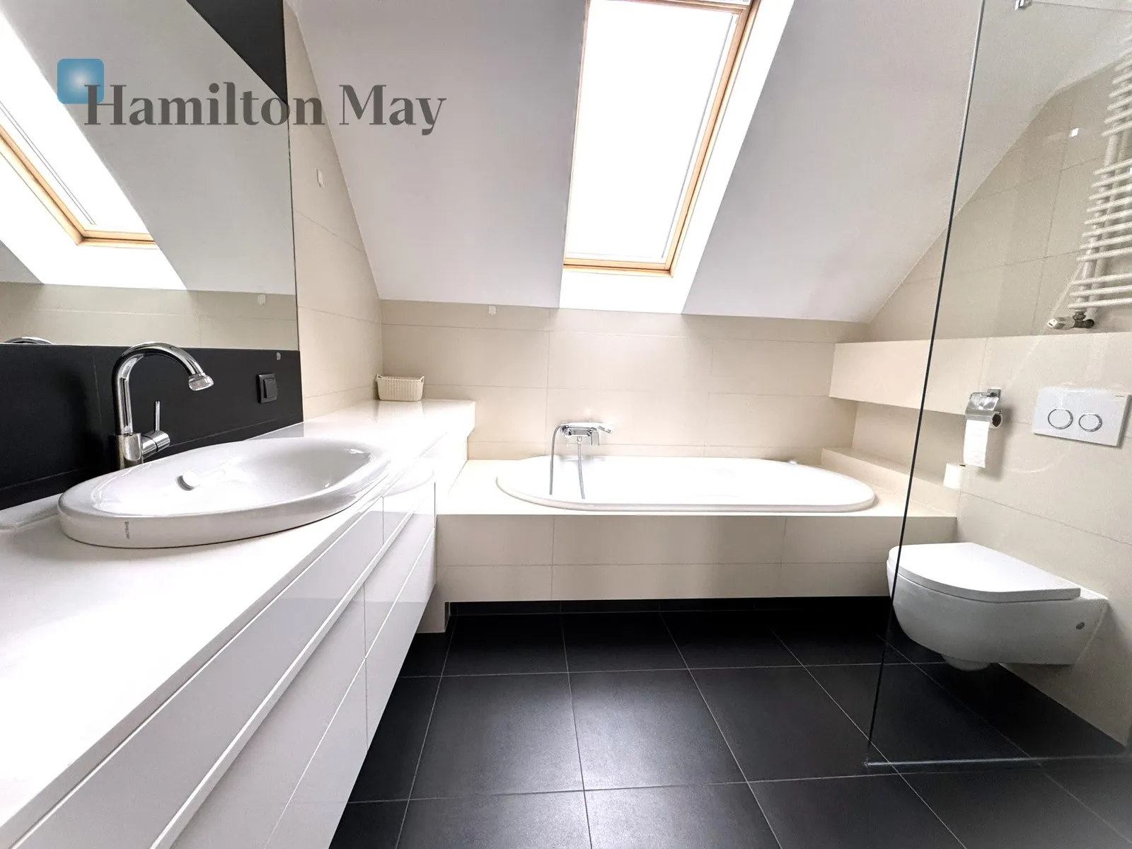 An elegant, comfortable semi-detached house on Parkowe Wzgórze in Mogilany - slider